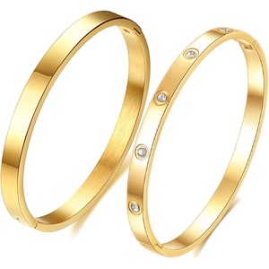 VQYSKO Love Friendship Bracelet Bangle Gold Rose Gold Silver with Cubic Zirconia Stones Stainless Steel Hinged Jewelry with Crystal Oval Bracelet Birthday Present for Her Women Teen Girls(Yellow Gold)